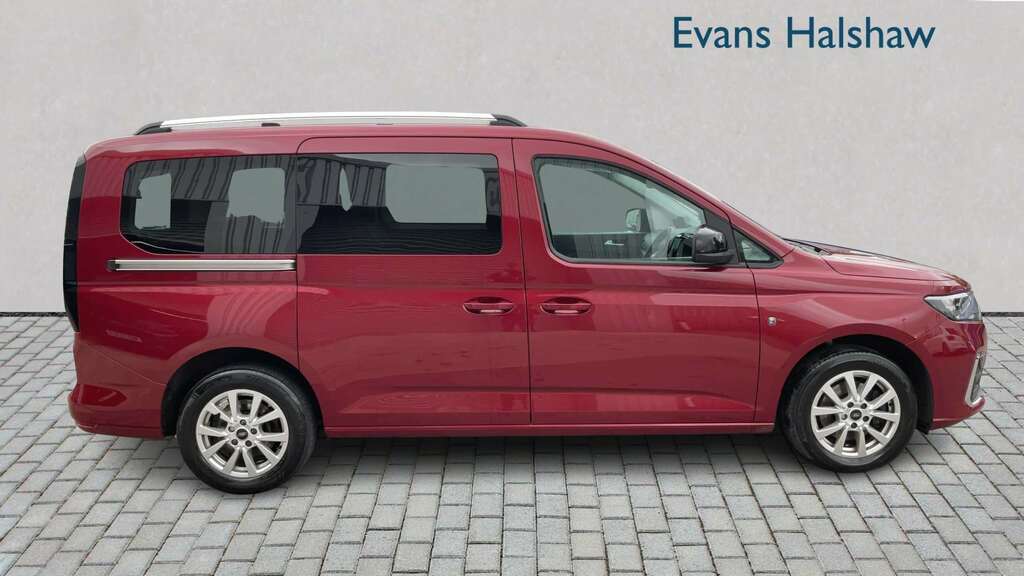 Ford Tourneo Connect 2.0 Ecoblue Titanium 7 Seat 2023 Red #3