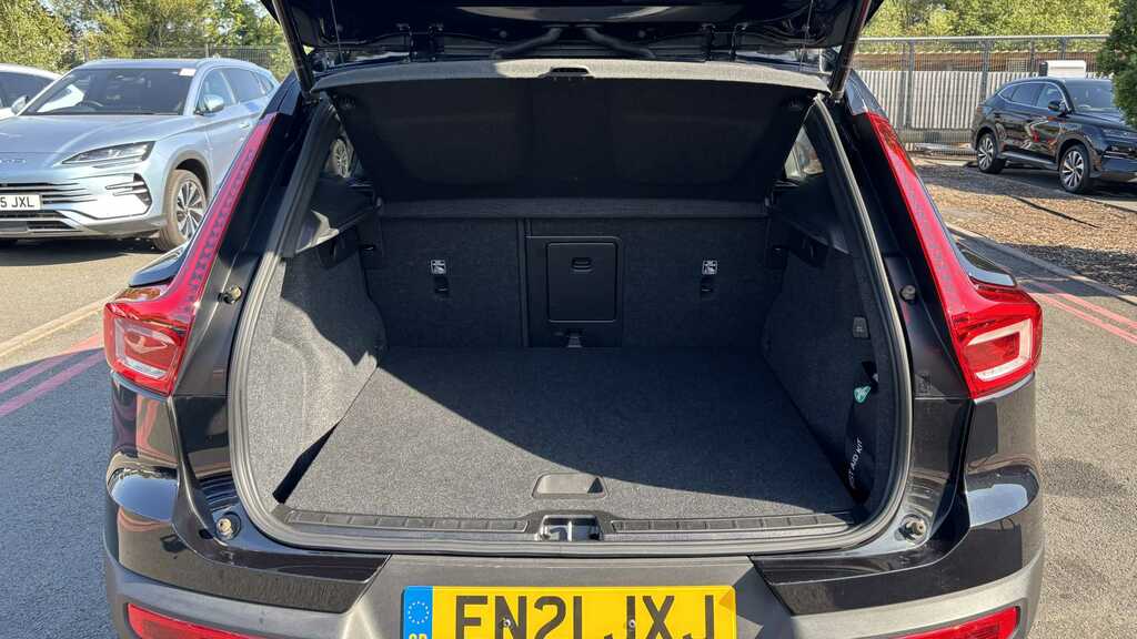 Volvo XC40 1.5 T5 258Bhp Plug-in Hybrid 2022My Inscr Silver #11