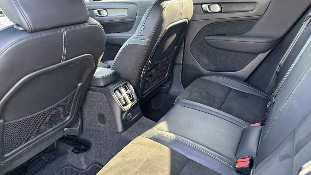 Volvo XC40 1.5 T5 258Bhp Plug-in Hybrid 2022My Inscr Silver #10