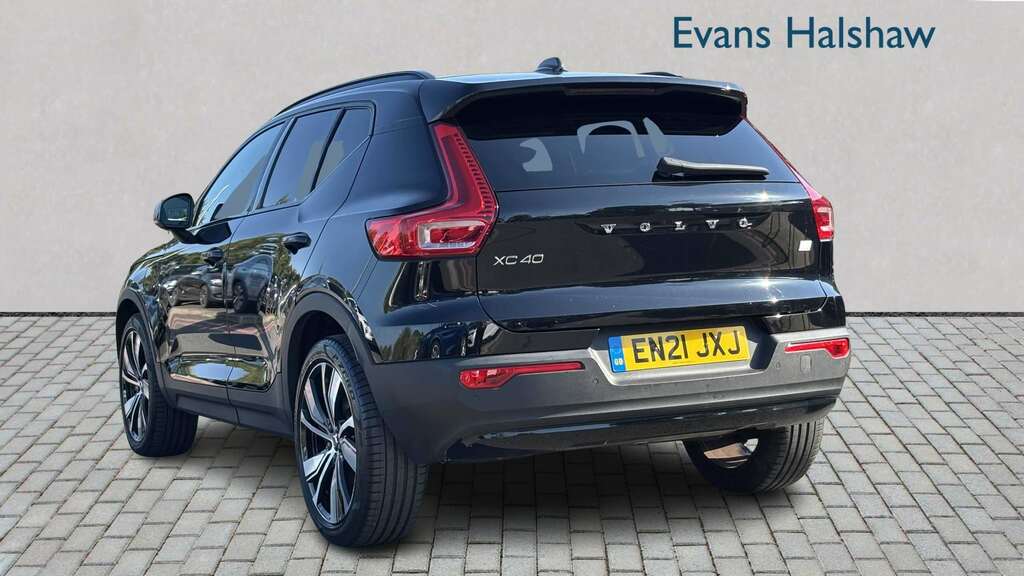 Volvo XC40 1.5 T5 Recharge Phev R Design Pro 2021 Black #2