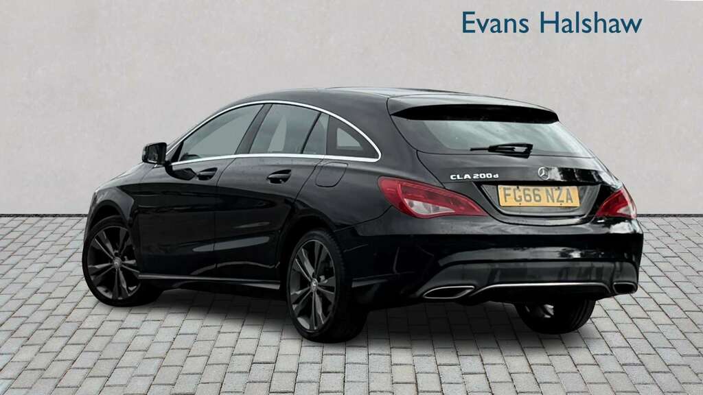 Mercedes-Benz CLA Class 200D Sport Tip 2016 Black #2