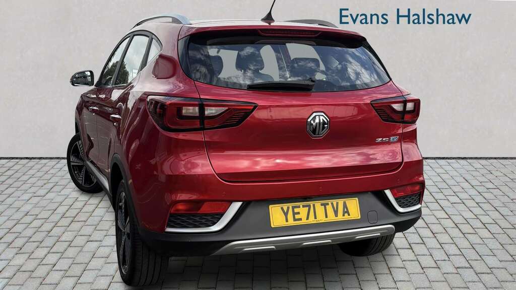 MG ZS 105Kw Exclusive Ev 45Kwh 2021 Red #2