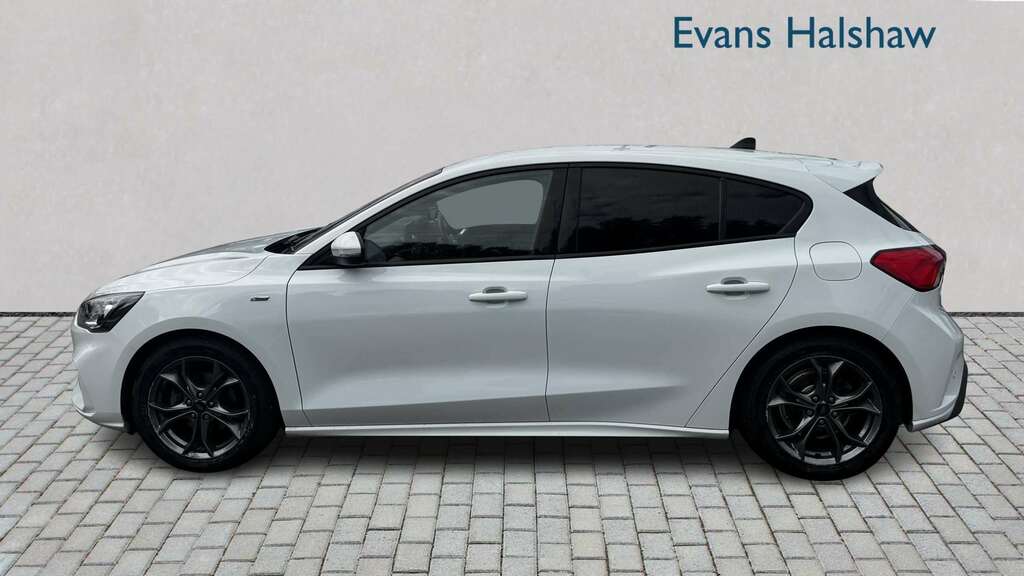 Ford Focus 1.0 Ecoboost Hybrid Mhev 125 St-line Edition 2 White #4
