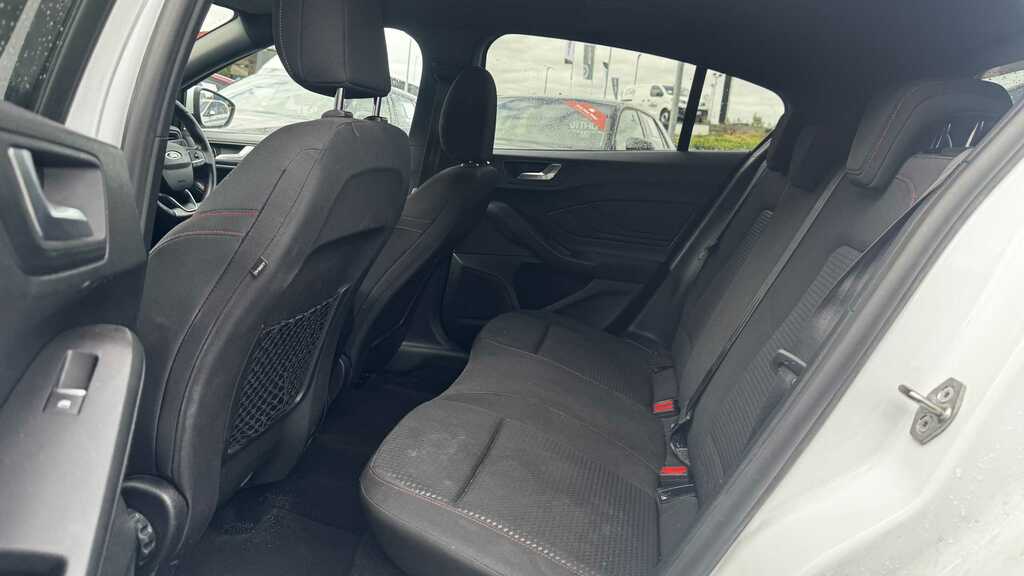 Ford Focus 1.0T Ecoboost Zetec Estate Euro 6 White #13
