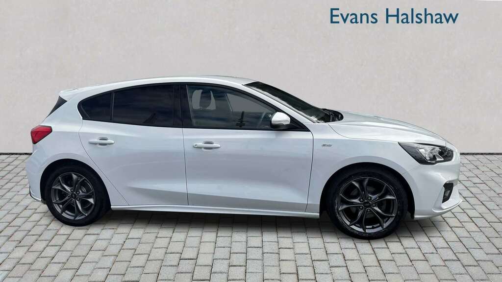 Ford Focus 1.0T Ecoboost Zetec Estate Euro 6 White #8