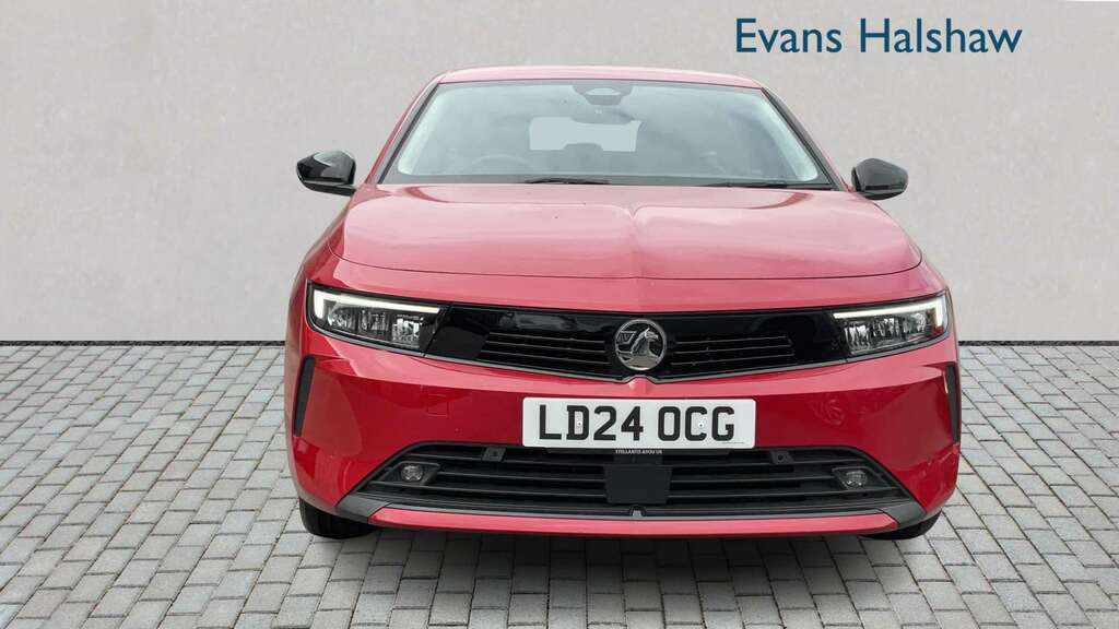 Vauxhall Astra 1.2 Turbo Design 2024 Red #4