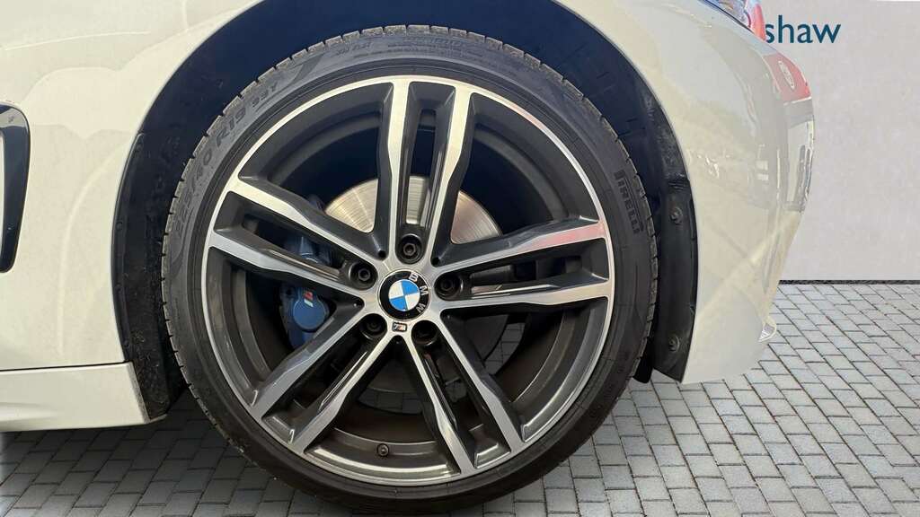 BMW 4 Series 420I M Sport Professional Media 2018 White #5