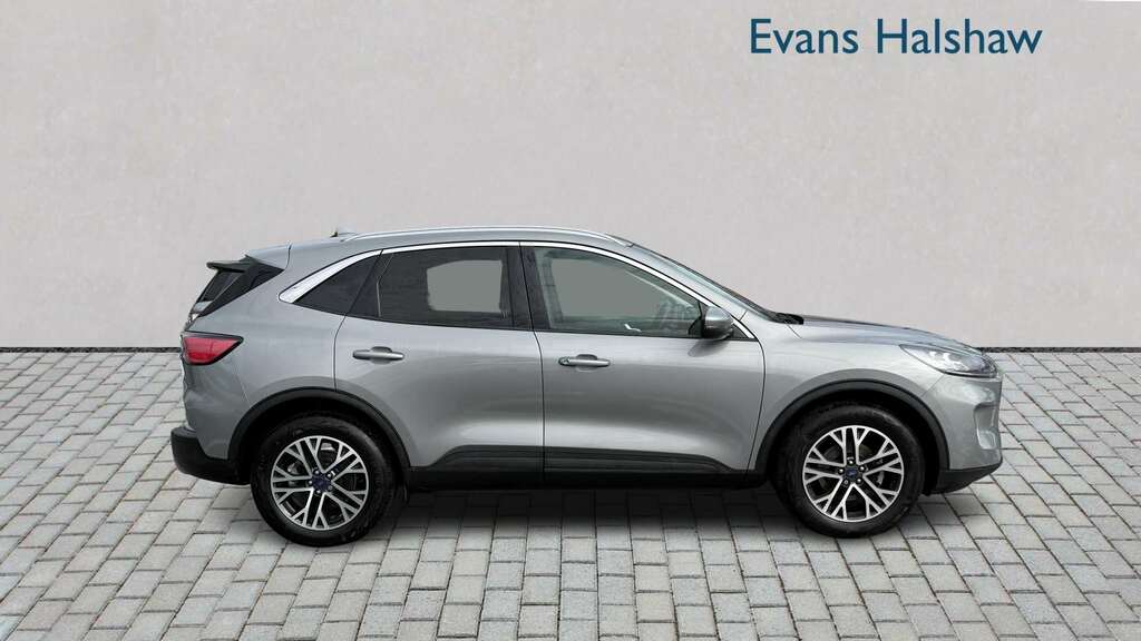 Ford Kuga 1.5 Ecoboost 150 Titanium Edition 2023 Silver #3