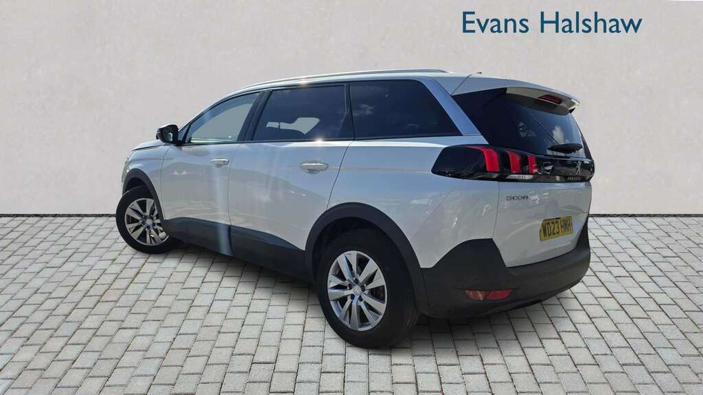 Peugeot 5008 1.5 Bluehdi Allure Premium Eat8 2023 White #3