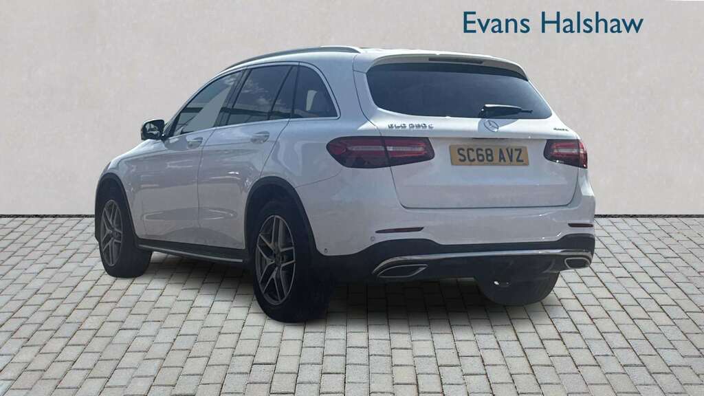 Mercedes-Benz GLC Class 220D 4Matic Amg Line Premium 9G-tronic 2019 White #2