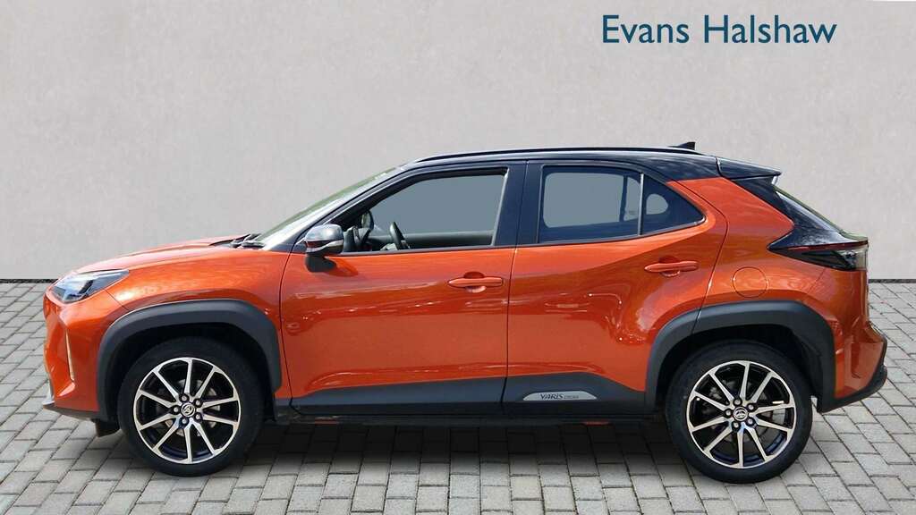 Toyota Yaris Cross 1.5 Hybrid Gr Sport Cvt 2023 Orange #4