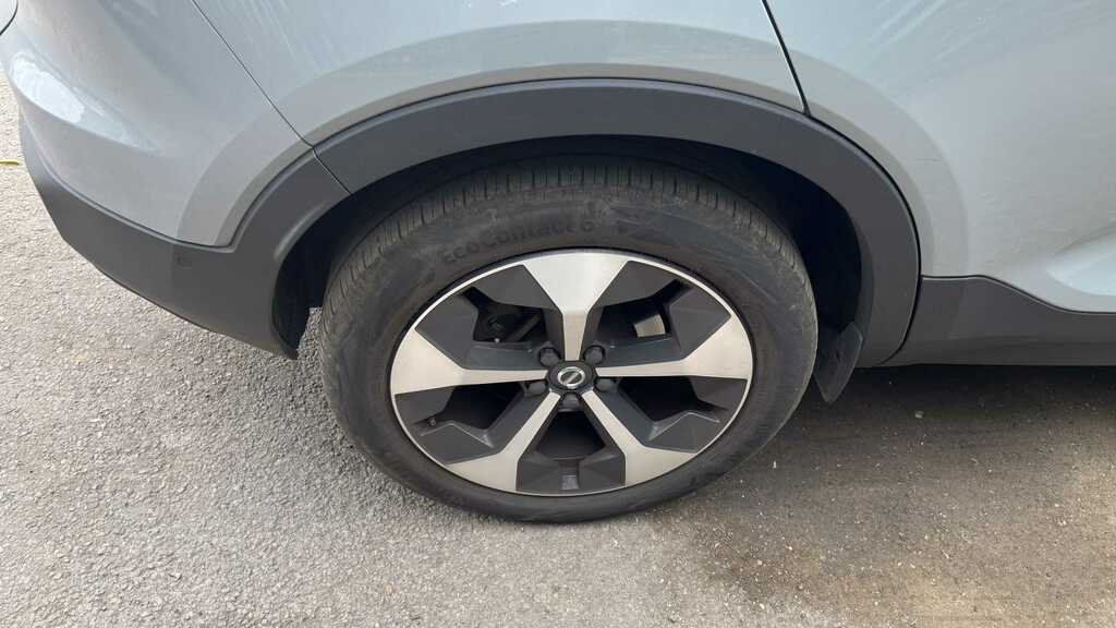 Volvo XC40 2.0 B4p Ultimate Dark 2023 Grey #5