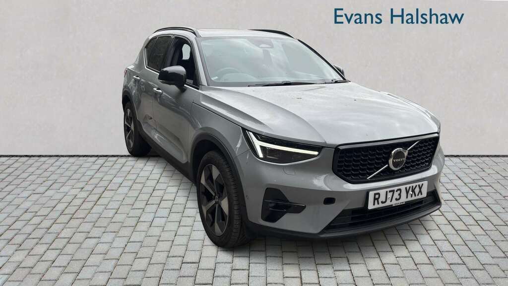 Volvo XC40 2.0 B4p Ultimate Dark 2023 Grey