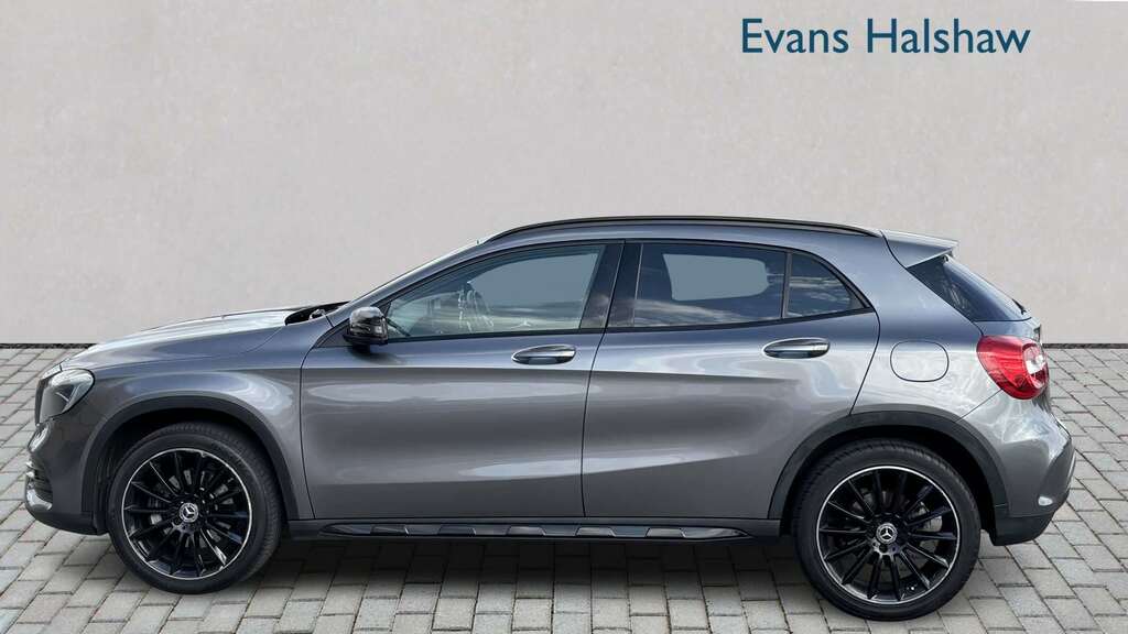 Mercedes-Benz GLA Class 220D 4Matic Amg Line 2018 Grey #4