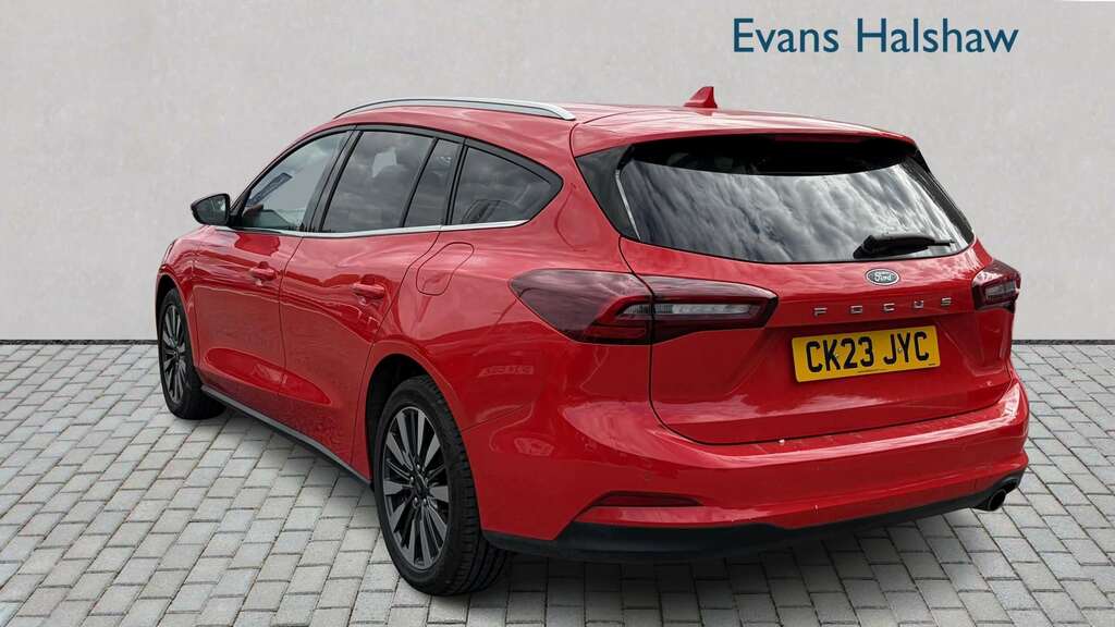 Ford Focus 1.0 Ecoboost Titanium X 2023 Red #3