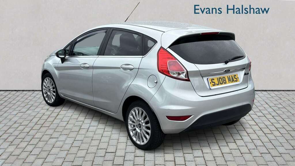 Ford Fiesta 1.25 82 Zetec - 35 Road Tax - One Owner Red #2