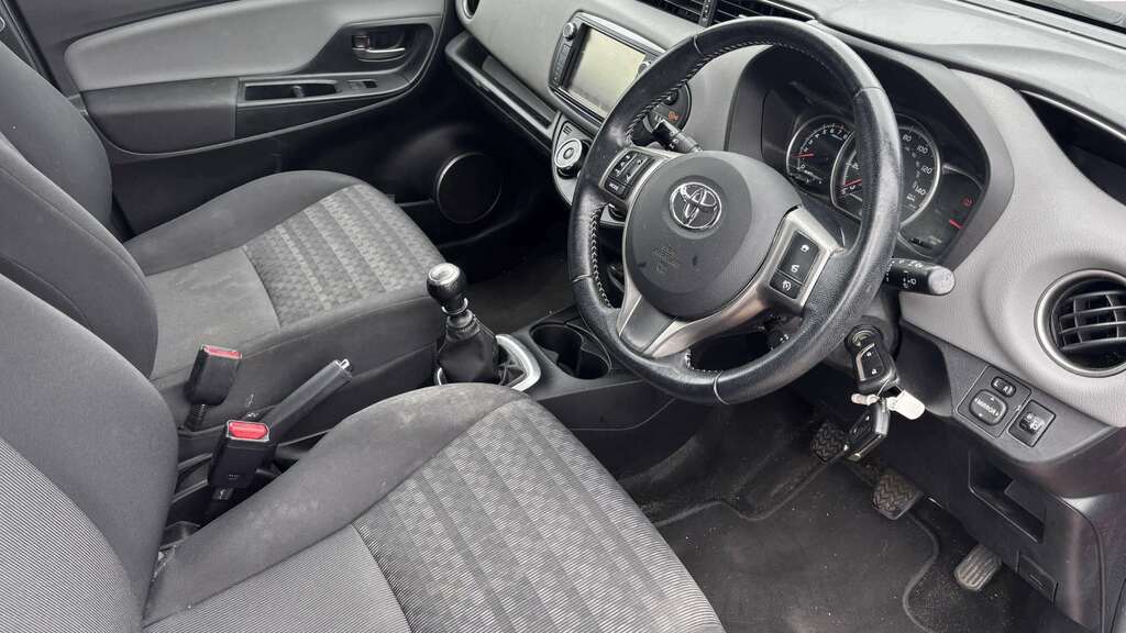 Toyota Yaris 1.5 Hybrid Icon Cwvehiclemarketing Blue #6