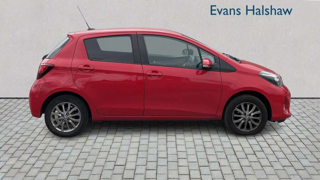 Toyota Yaris 1.5 Hybrid Icon Cwvehiclemarketing Blue #3