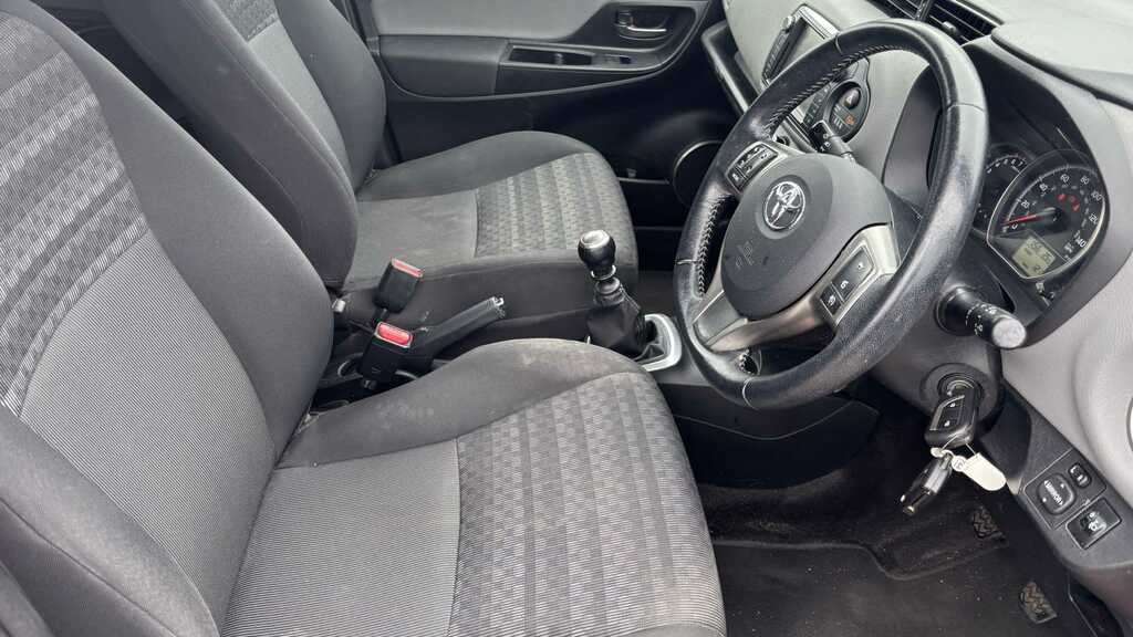 Toyota Yaris 1.5 Hybrid Icon Cwvehiclemarketing Blue #7