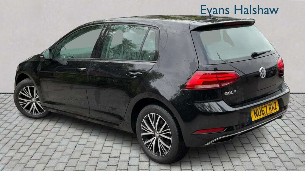 Volkswagen Golf 1.4 Tsi Se Nav Dsg 2017 Black #2