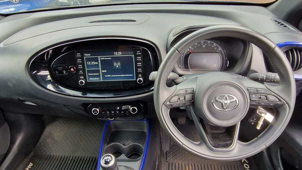 Toyota Aygo X 1.0 Vvt-i Edge Hatchback Euro 6 Green #12