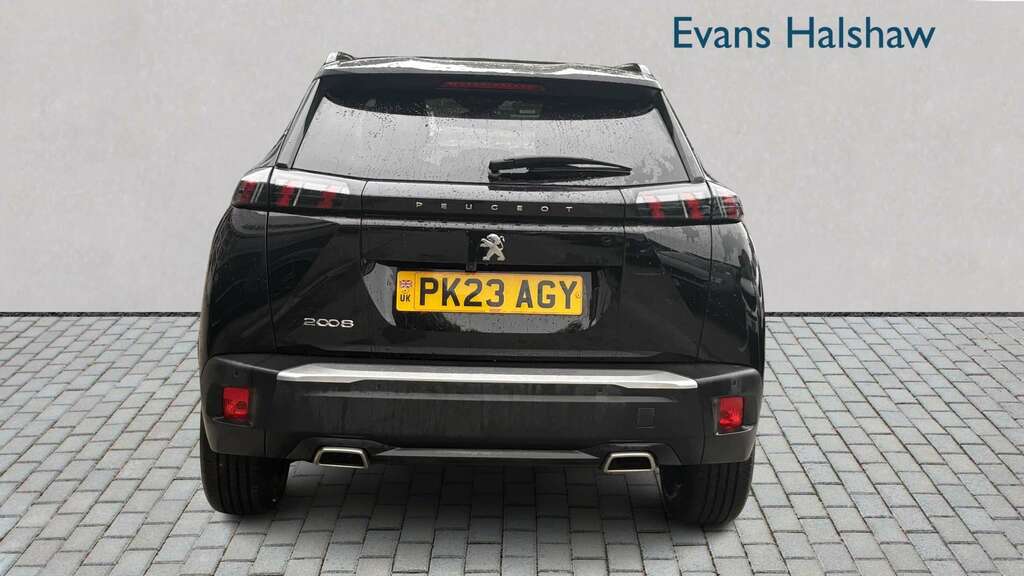Peugeot 2008 1.2 Puretech 130 Allure Premium Eat8 2023 Black #2