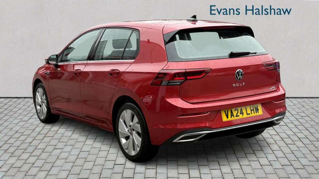 Volkswagen Golf 1.5 Etsi 150 Style Dsg 2024 Red #3