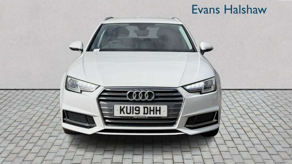 Audi A4 35 Tfsi Sport 2019 KU19DHH White #4