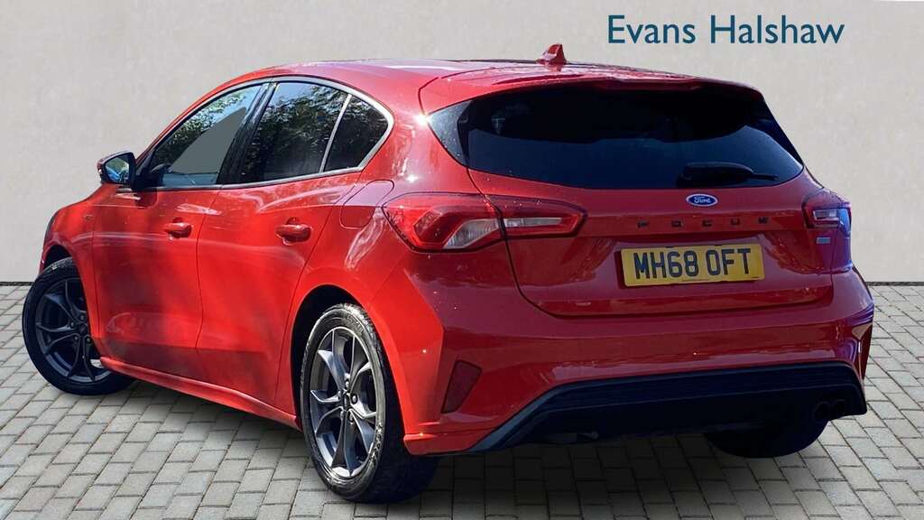 Ford Focus 1.0 Ecoboost 125 St-line 2019 MH68OFT Red #2