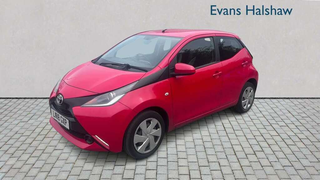 Toyota Aygo 1.0 Vvt-i X-play X-shift 2018 LN18GXP Red #3