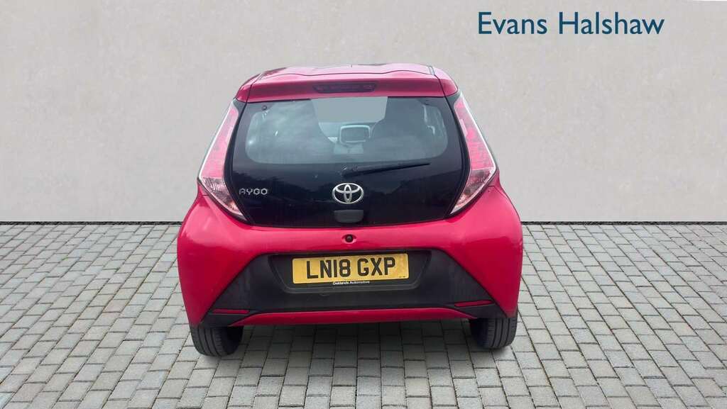 Toyota Aygo 1.0 Vvt-i X-play X-shift 2018 LN18GXP Red #6