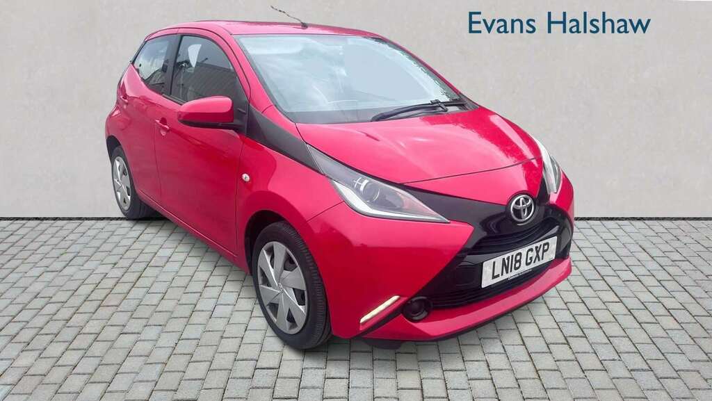 Toyota Aygo 1.0 Vvt-i X-play X-shift 2018 LN18GXP Red #5