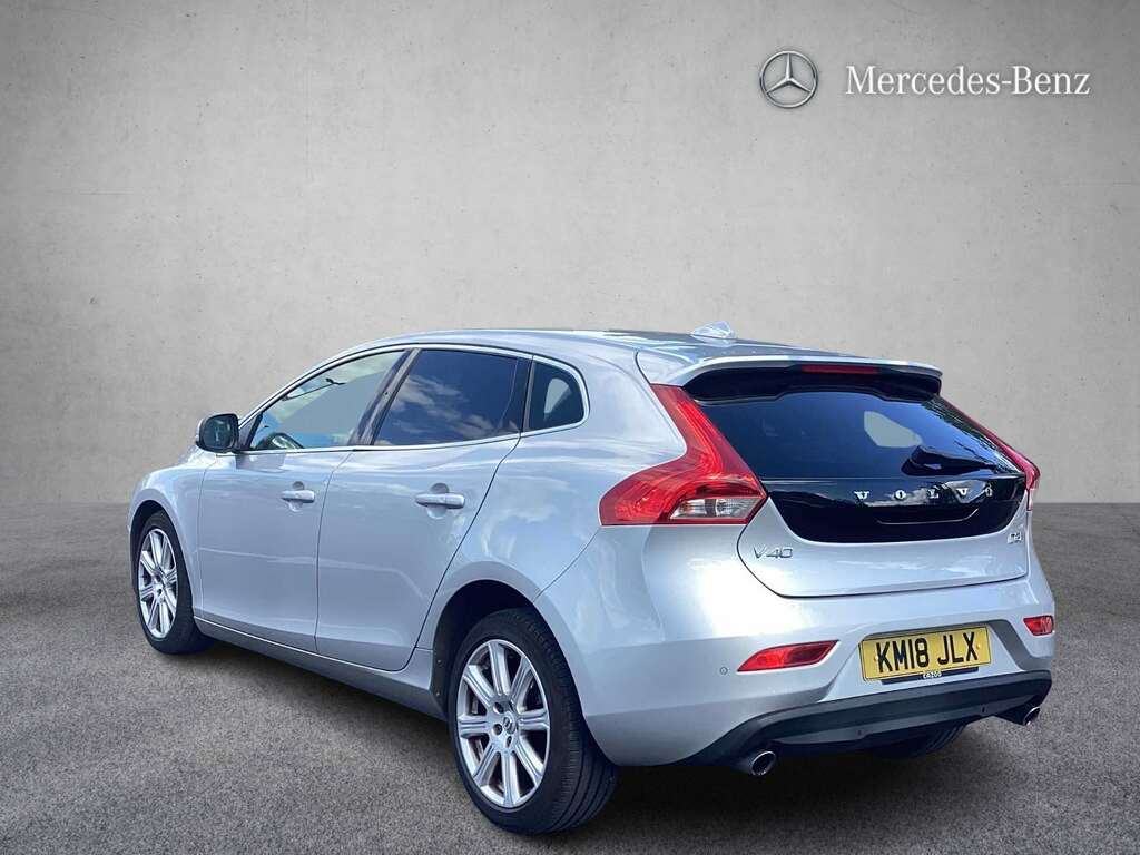 Volvo V40 D3 4 Cyl 150 Inscription Geartronic 2018 KM18JLX Silver #2