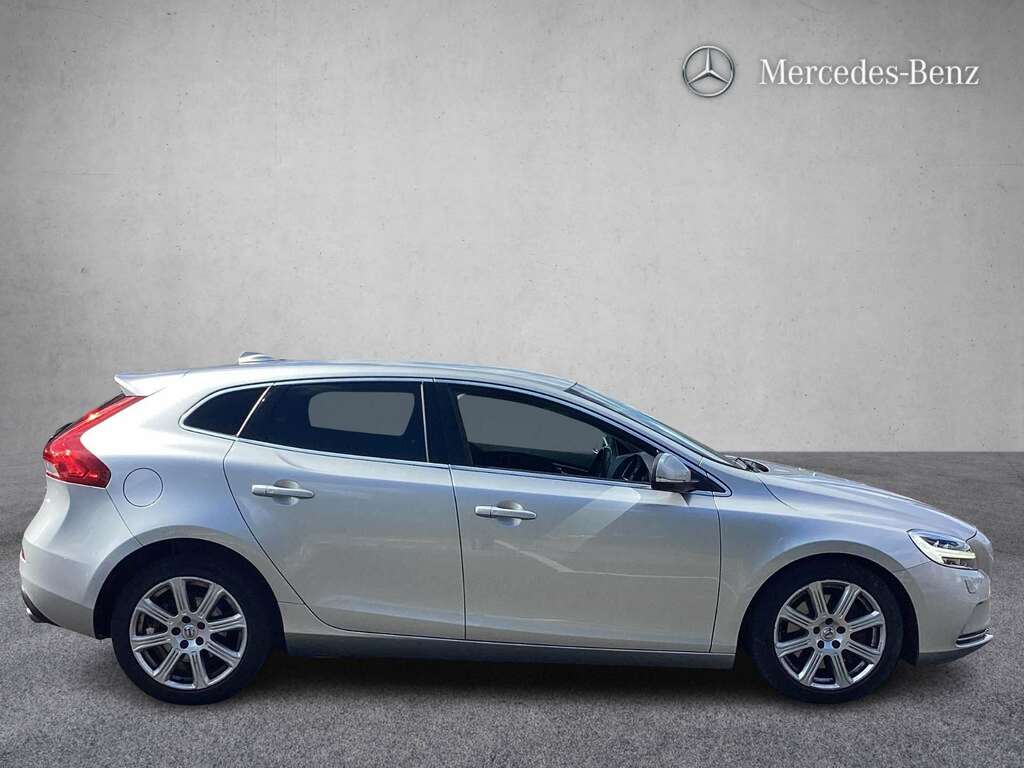 Volvo V40 D3 4 Cyl 150 Inscription Geartronic 2018 KM18JLX Silver #4