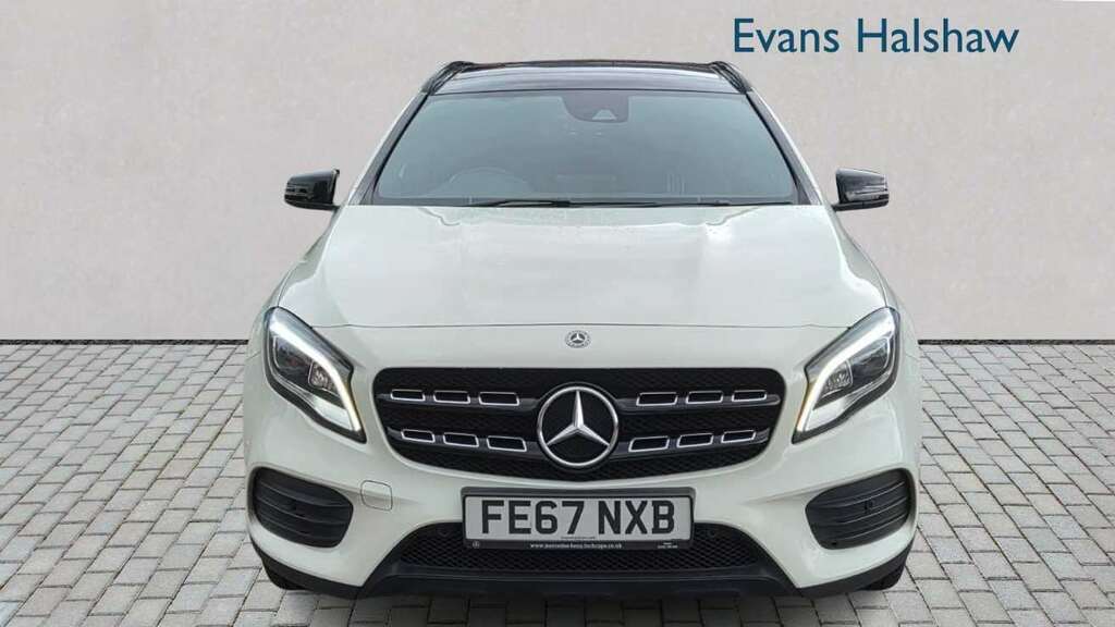 Mercedes-Benz GLA Class 220D 4Matic Whiteart Premium Plus 2017 FE67NXB White #5