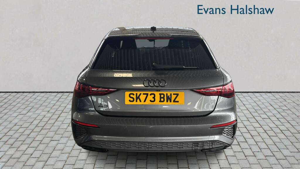 Audi A3 35 Tfsi Black Edition S Tronic 2023 SK73BWZ Grey #5