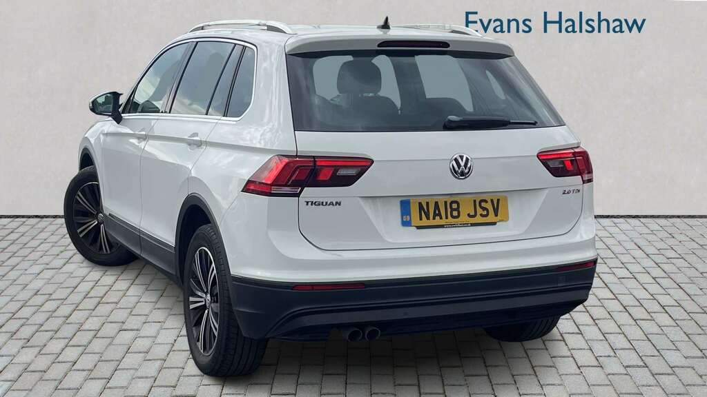 Volkswagen Tiguan 2.0 Tdi 150 Se 2018 White #2