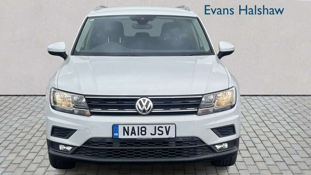 Volkswagen Tiguan 2.0 Tdi 150 Se 2018 White #3