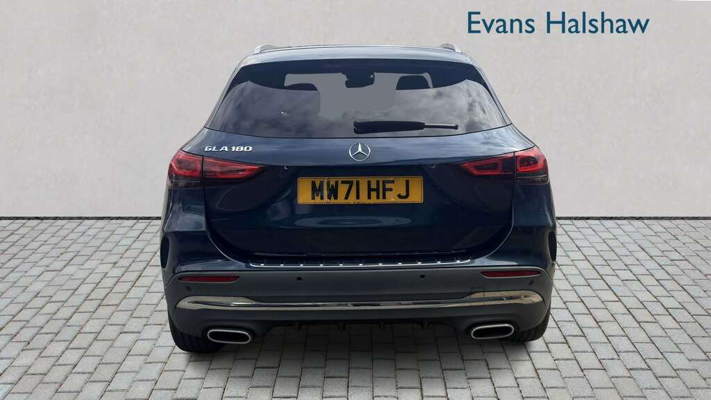 Mercedes-Benz GLA Class 180 Amg Line Premium Plus 2021 Blue #2