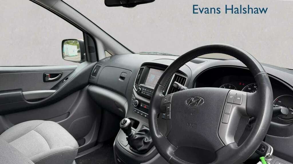 Hyundai I800 2.5 Crdi Se Nav 2019 Black #5