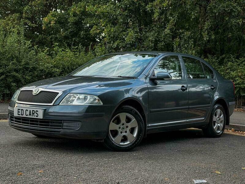 Skoda Octavia 1.6 Fsi Ambiente Tiptronic Grey #3