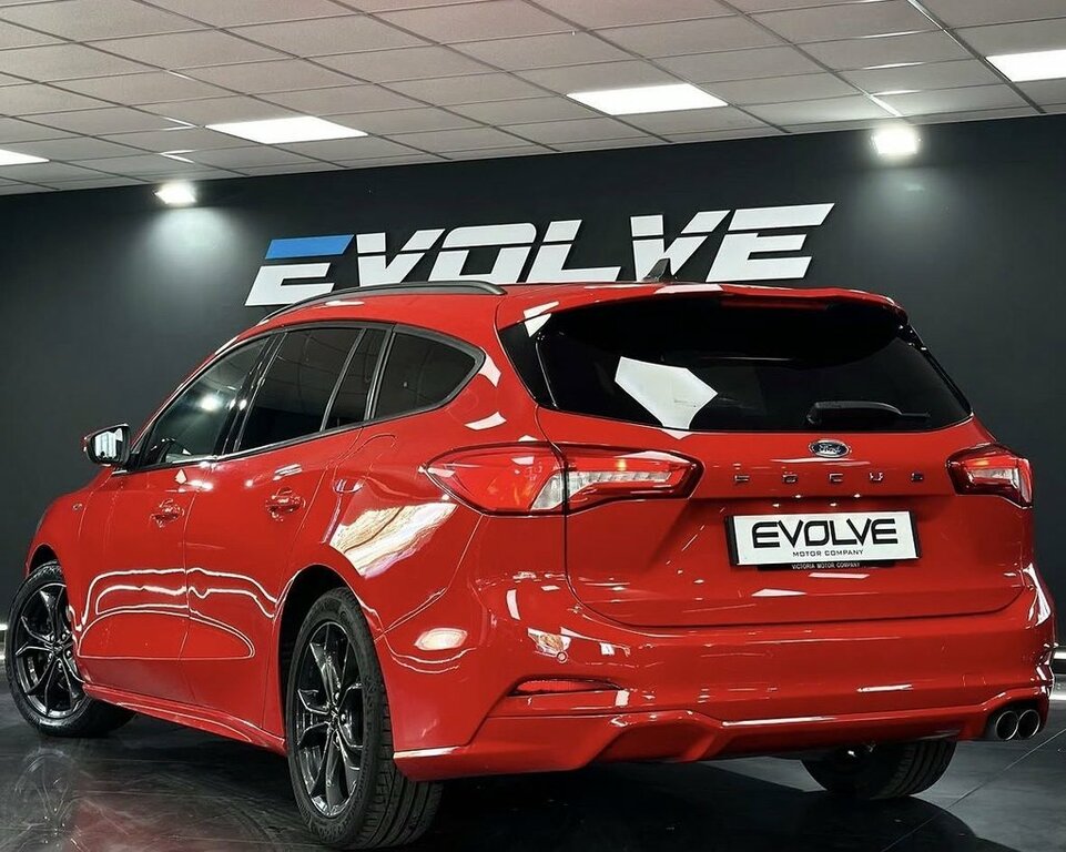 Ford Focus Estate MW71JZR Red #2