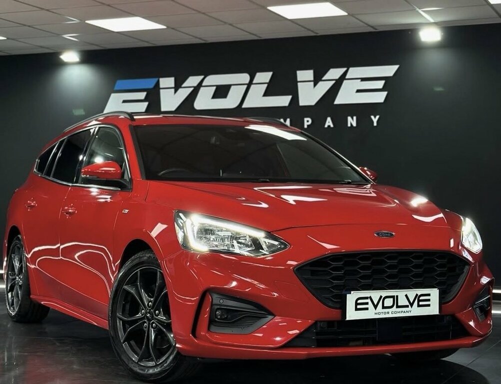 Ford Focus Estate MW71JZR Red
