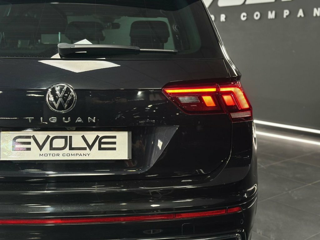 Volkswagen Tiguan 2.0 Tdi 4Motion R-line Dsg White #7