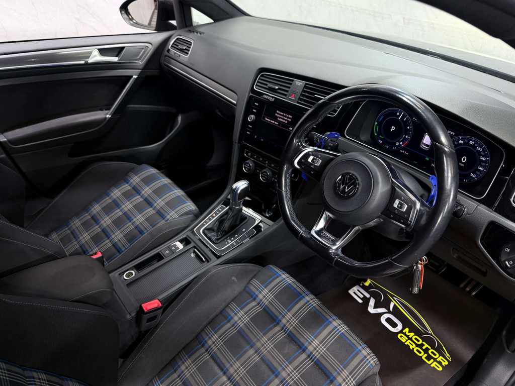 Volkswagen Golf Gte Advance #3