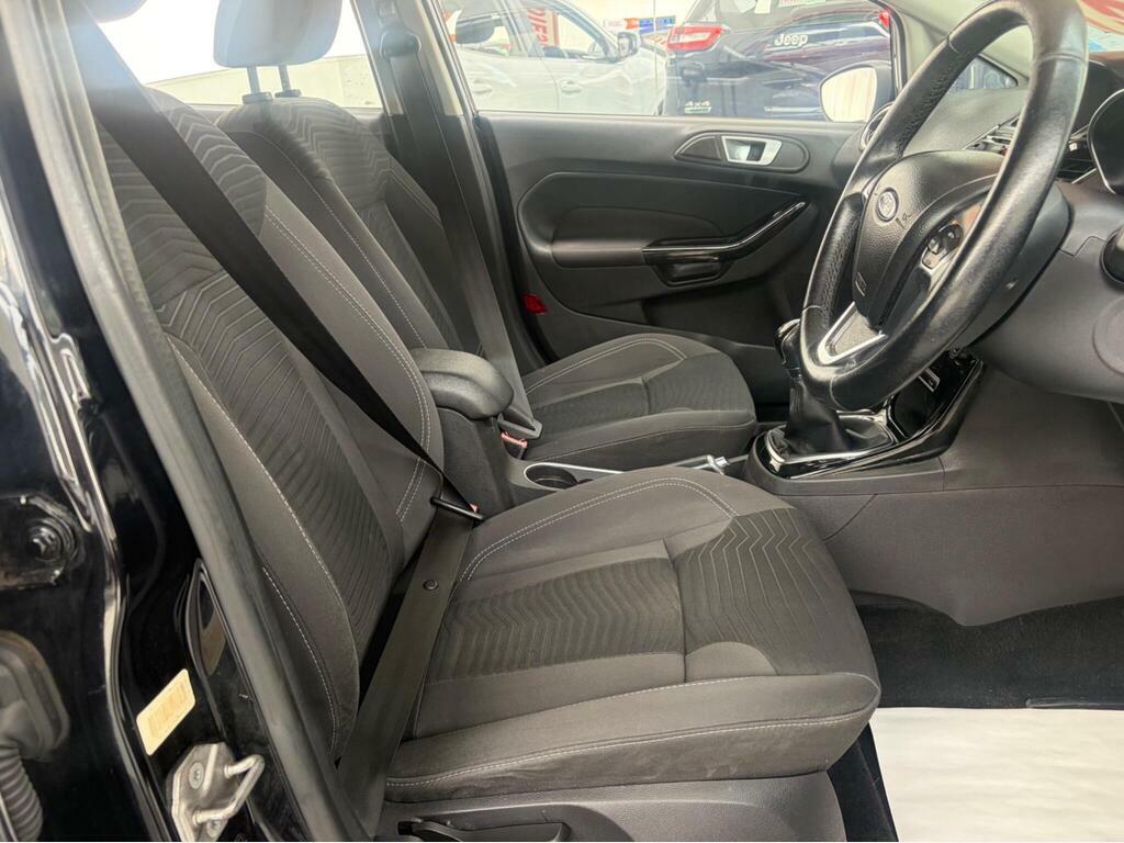 Ford Fiesta 1.5 Tdci Titanium Euro 5 Black #4