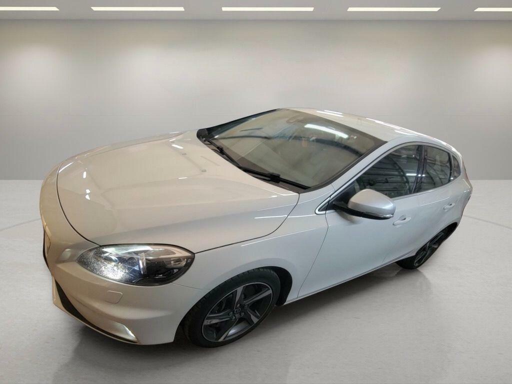 Volvo V40 2.0 D4 R-design Lux Nav Euro 6 S S White #4
