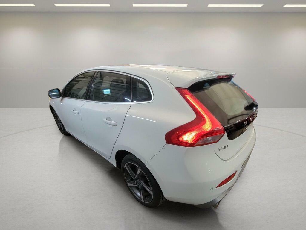 Volvo V40 2.0 D4 R-design Lux Nav Euro 6 S S White #5