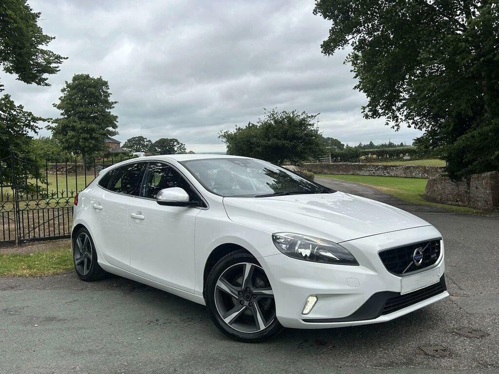 Volvo V40 2.0 D4 R-design Lux Nav Euro 6 S S White