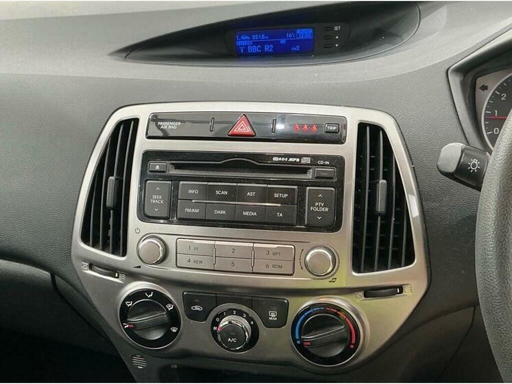 Hyundai I20 1.2 Comfort Euro 5 Red #14